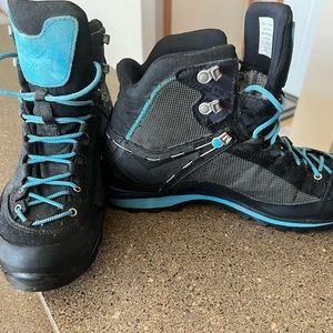 Salewa Crow Tech GTX Mountaineering Boots